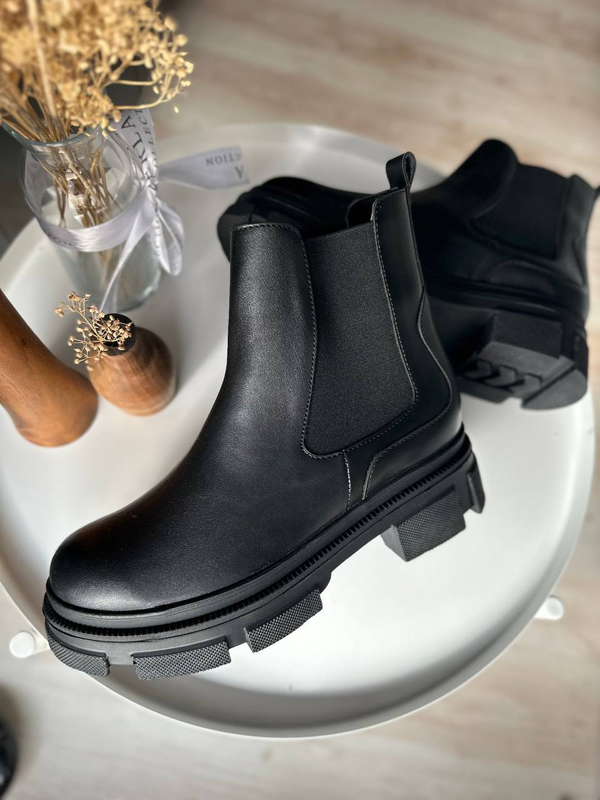  نیم بوت زنانه استرادیواریوس مدل00029-Flat-Ankle-Boots