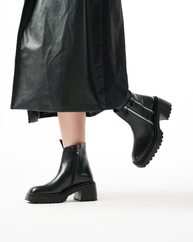 نیم بوت زنانه مدل Stradivarius-Ankle-Boots BTB04 