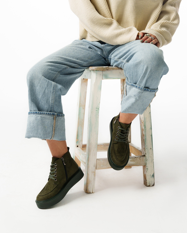 نیم بوت زنانه استرادیواریوس مدل Stradivarius Flat Ankle Boots - BTGr37
