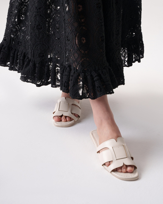 صندل زنانه مدل Stradivarius Sandal - SCr87