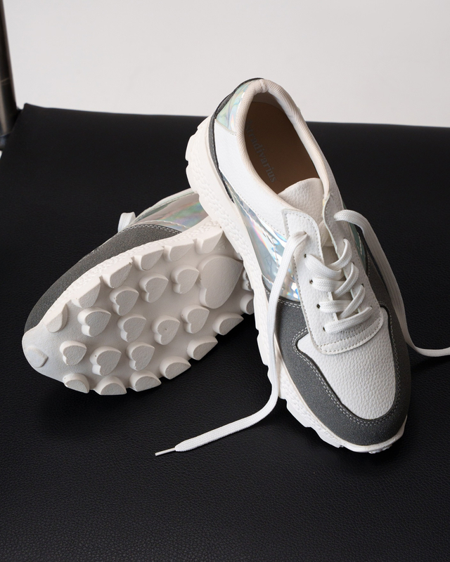 کفش اسپرت زنانه مدل Stradivarius Sneakers - SKWh08