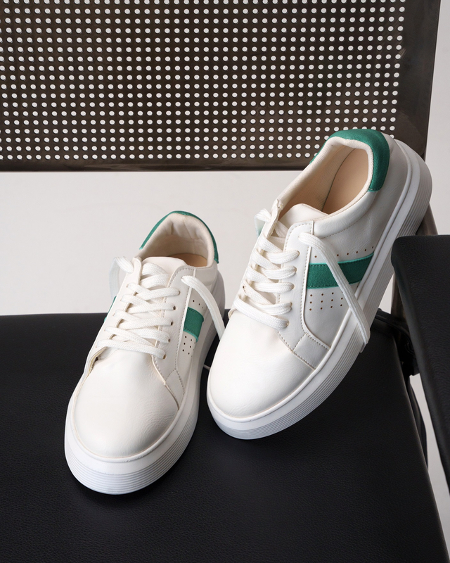 کفش اسپرت زنانه مدل Stradivarius Sneakers - SKG2305