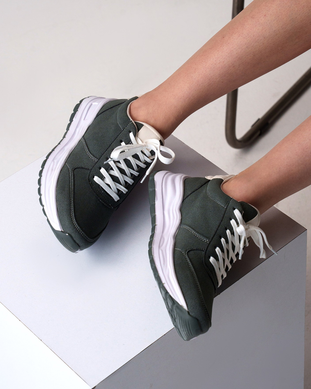 کفش اسپرت زنانه مدل Stradivarius Sneakers - SKG/Wh2203