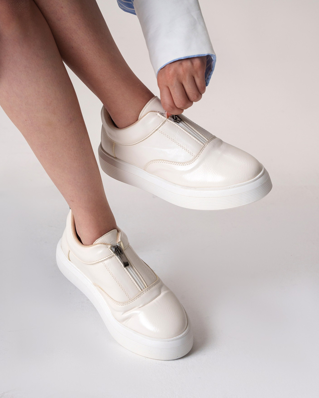 کفش راحتی زنانه مدل Stradivarius Loafer - LFwh2304