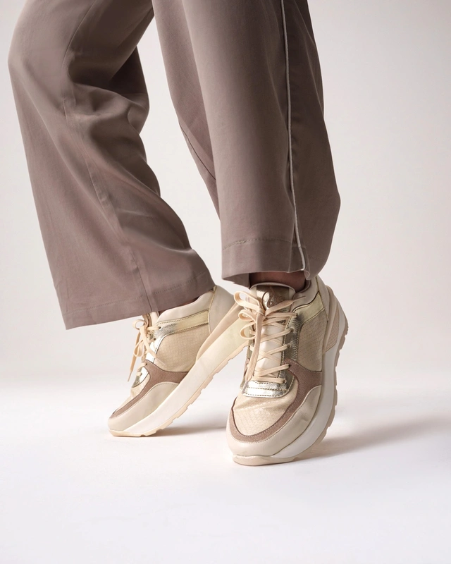 کفش راحتی زنانه استرادیواریوس مدلStradivarius-Sneakers-SKG10