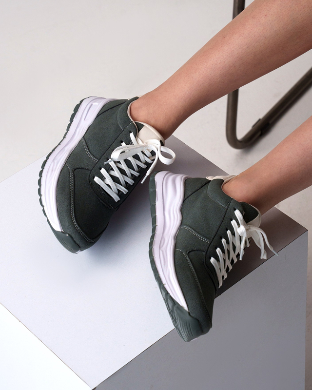 کفش اسپرت زنانه مدل Stradivarius Sneakers - SKG/Wh2203
