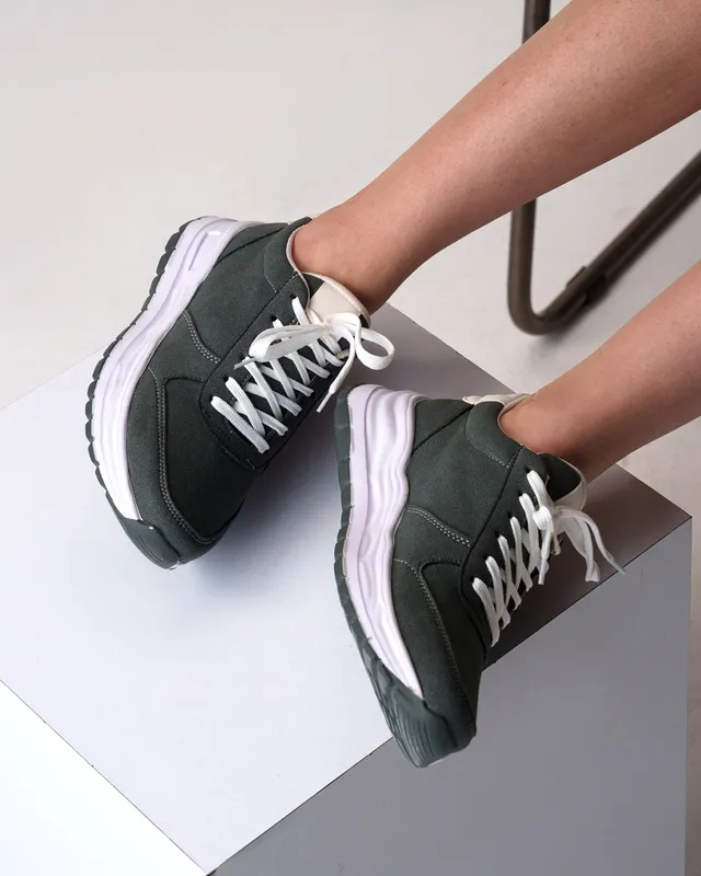 کفش اسپرت زنانه مدل Stradivarius Sneakers - SKG/Wh2203