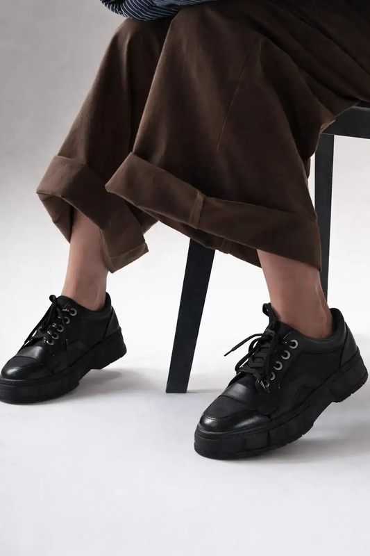 کفش اسپرت زنانه مدل Stradivarius Sneakers - SKNa0228