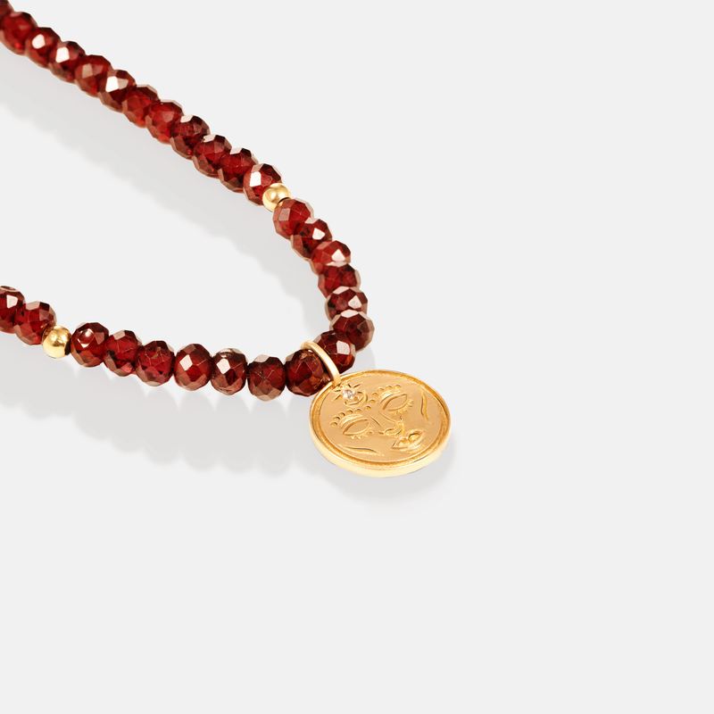 گردنبند ماه‌ رخ