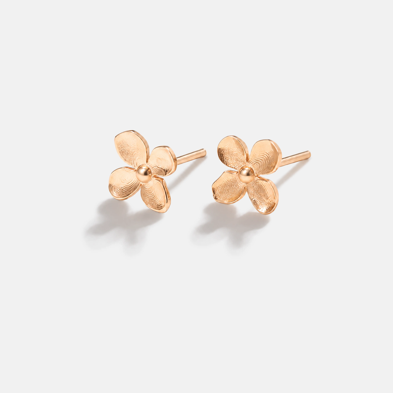 گوشواره طلا گل 18 عیار 