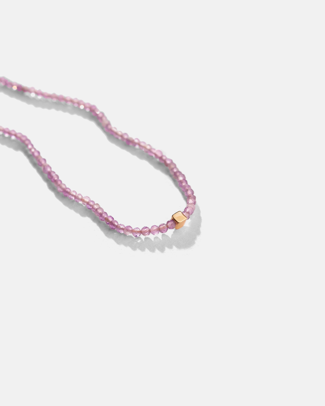 گردنبند سنگ و مکعب