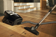 جاروبرقی کششی بدون کیسه میله مدل Blizzard CX1 Parquet Flex 