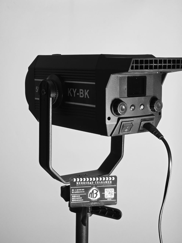 ویدئو لایت مدل KY-BK 500W III ظرفیت 500 وات اپلیکیشن دار ( یکسال گارانتی )