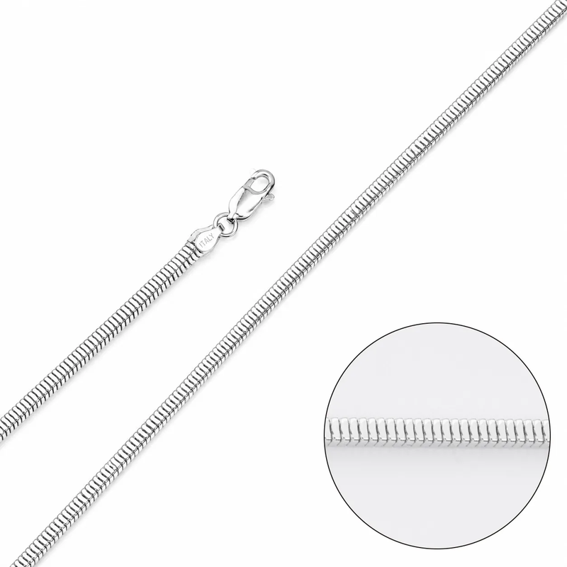 عکس زنجیر مردانه نقره اصل ایتالیایی ماری مکعبی با عیار 925 نقره و روکش طلا سفید از زاویه نزدیک