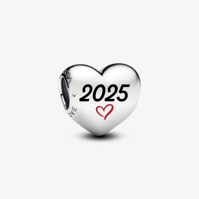 تصویر چارم قلب 2025 پاندورا از زاویه روبرو