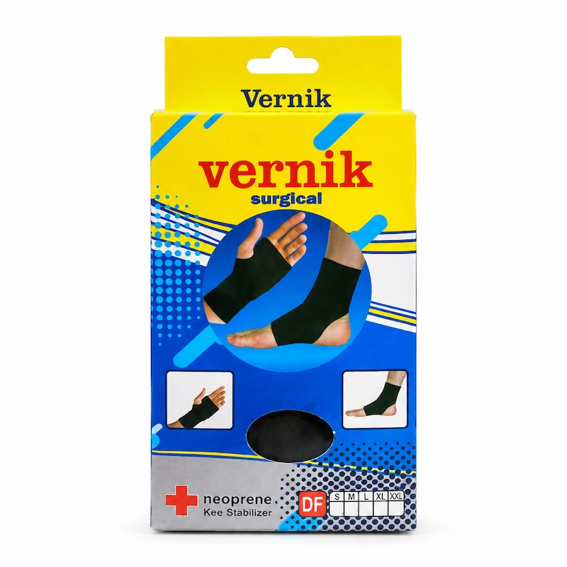 مچ‌بند کشی مشکی VERNIK با بافت دنده‌ای و دهانه مخصوص شست، پوشیده‌شده روی دست