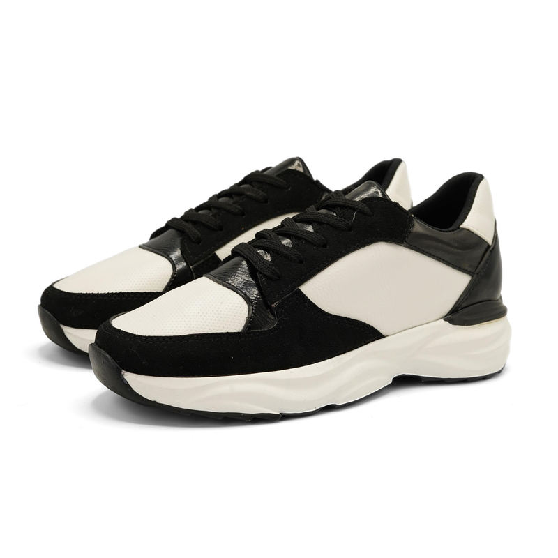 کفش راحتی زنانه مدل Stradivarius Sneakers - SKB85