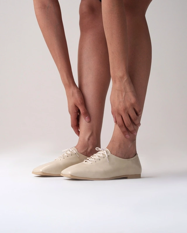 کفش کالج زنانه مدل Stradivarius Flat shoes - FSi2404