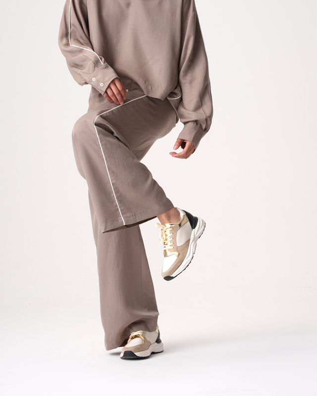 کفش راحتی زنانه مدل Stradivarius Sneakers - SKB85