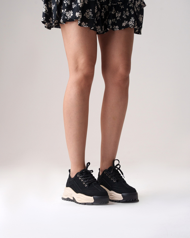 کفش راحتی زنانه مدل Stradivarius Sneakers - SKG80