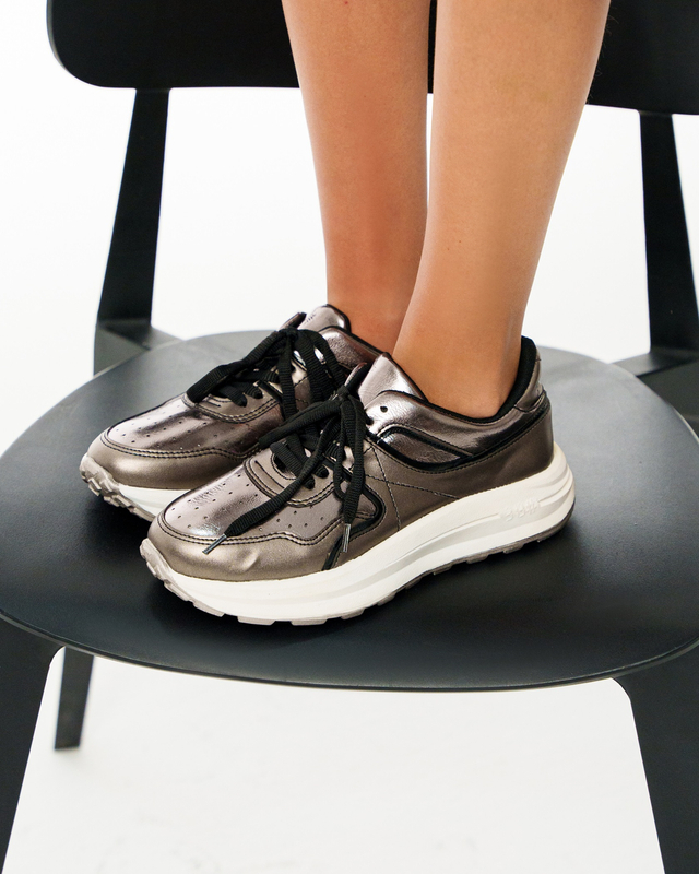 کفش راحتی زنانه مدل Stradivarius Sneakers - SKS66