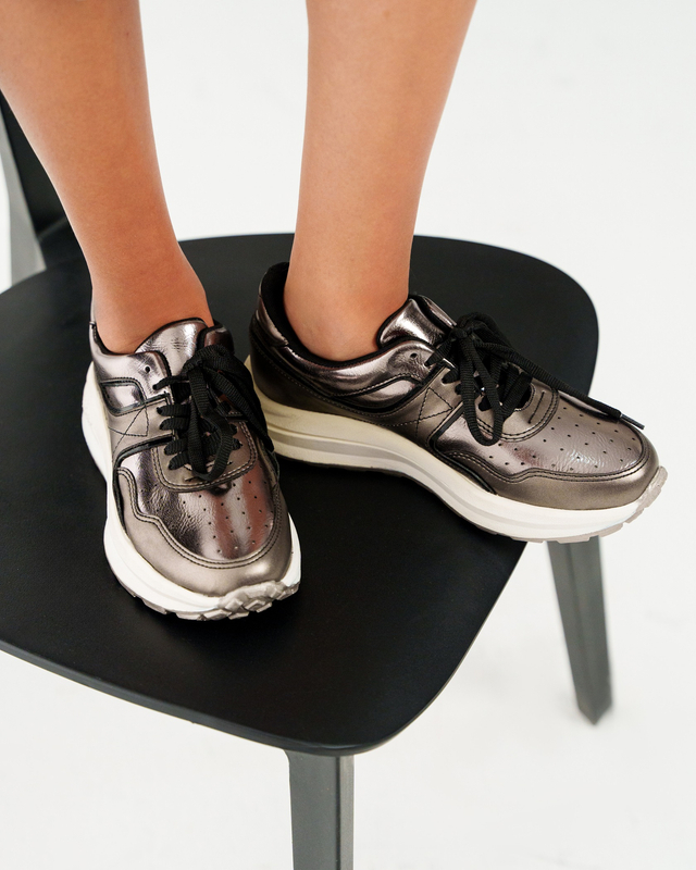 کفش راحتی زنانه مدل Stradivarius Sneakers - SKS66