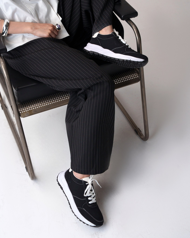 کفش اسپرت زنانه مدل Stradivarius Sneakers - SKB2203