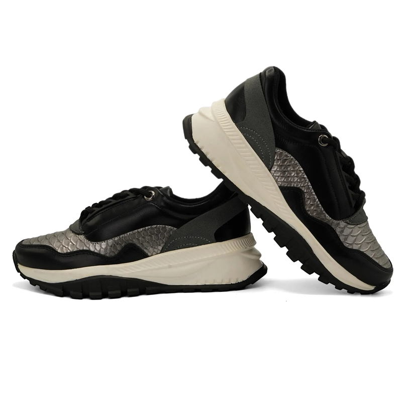 کفش اسپرت زنانه مدل Stradivarius Sneakers - SKG76