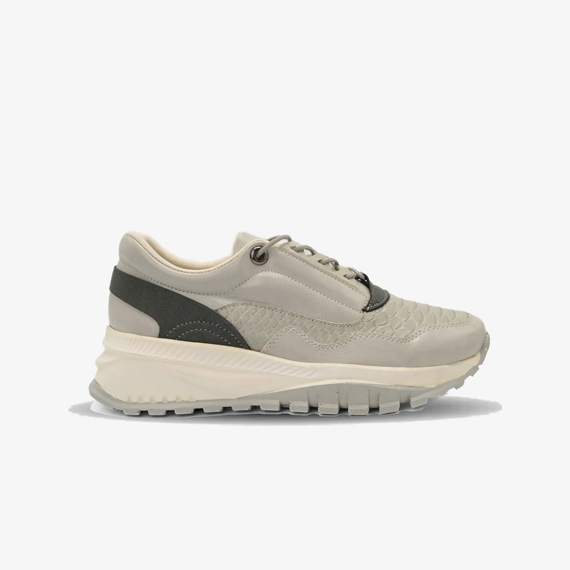کفش اسپرت زنانه مدل Stradivarius Sneakers - SKG76