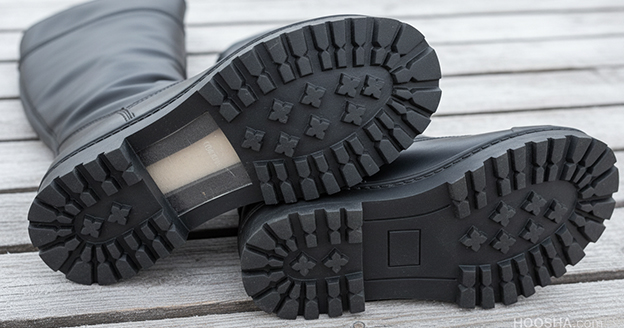 Type and structure of boot and ankle boots soles
