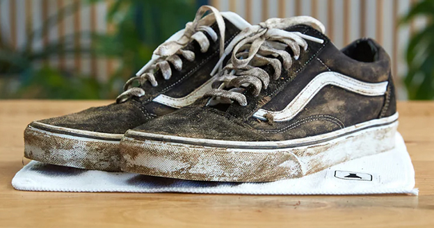 How to clean black Vans