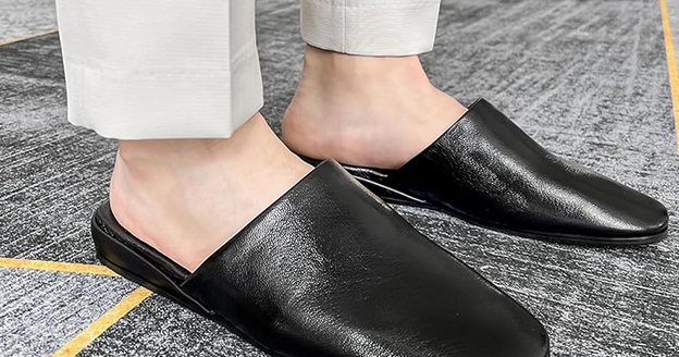 Men's-closed-toe-slippers