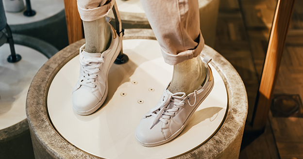 Choosing-the-right-socks-for-sneakers