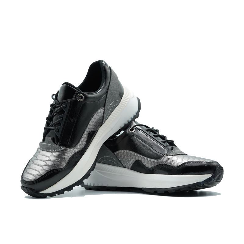 کفش اسپرت زنانه مدل Stradivarius Sneakers - SKG76