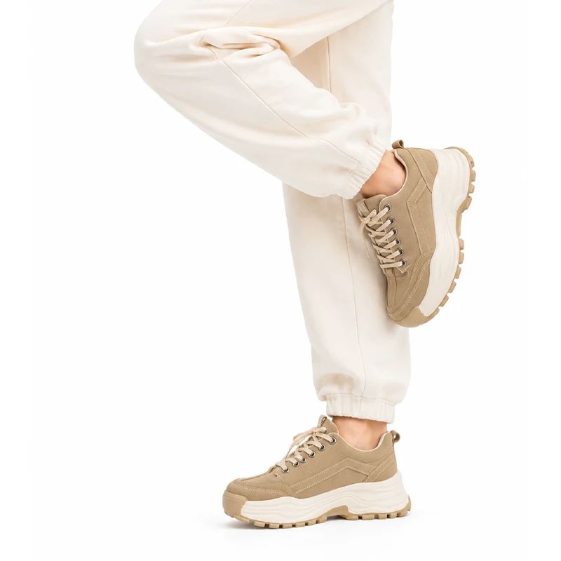 کفش راحتی زنانه مدل Stradivarius Sneakers - SKG80