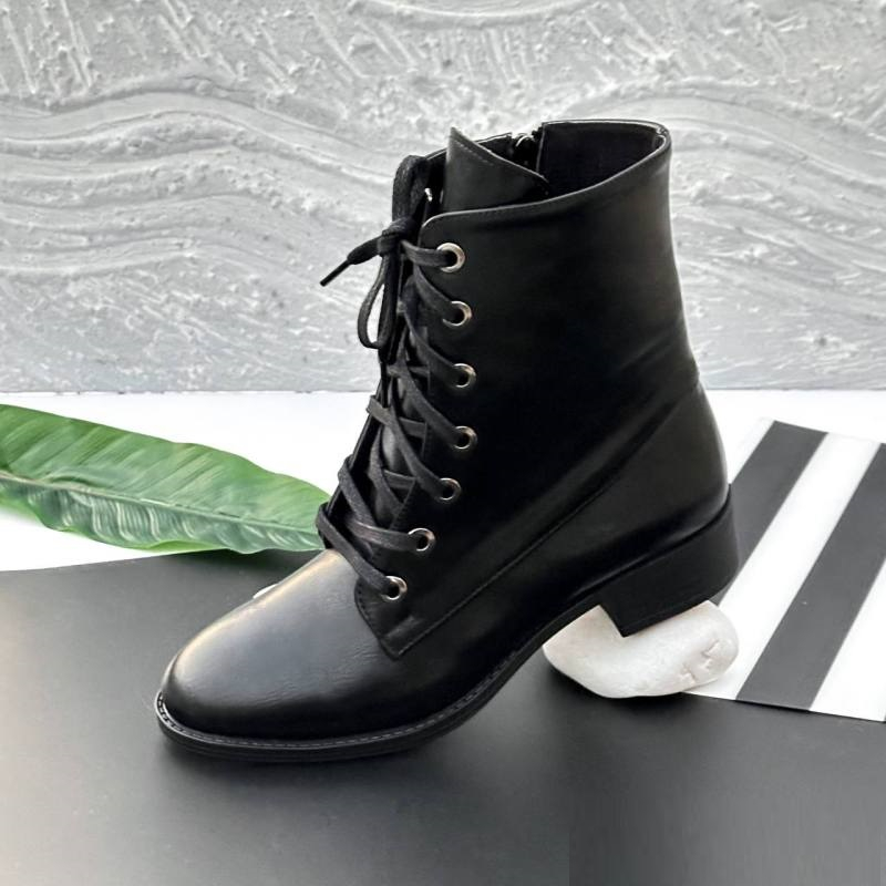 کفش نیم بوت زنانه مدل Stradivarius Flat Ankle Boots - BTB25