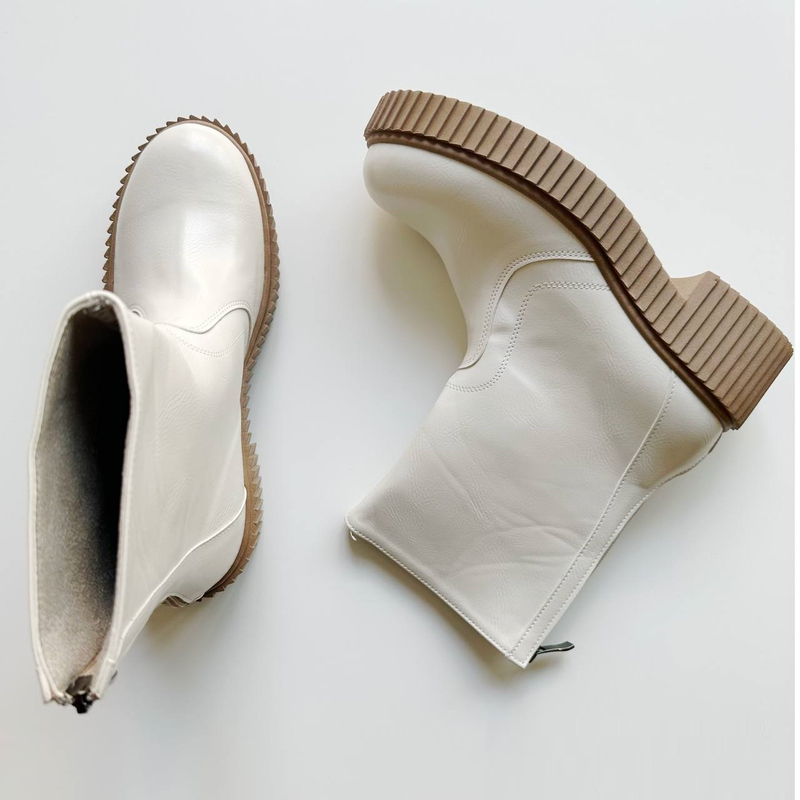 کفش نیم بوت زنانه مدل Stradivarius Flat Ankle Boots  - BTCr96