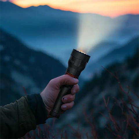 چراغ قوه حرفه ای ضد آب پاورولوژی مدل POWEROLOGY LED FLASHLIGHT 4000MAH WATTERPROOF PPBCHA64-BK