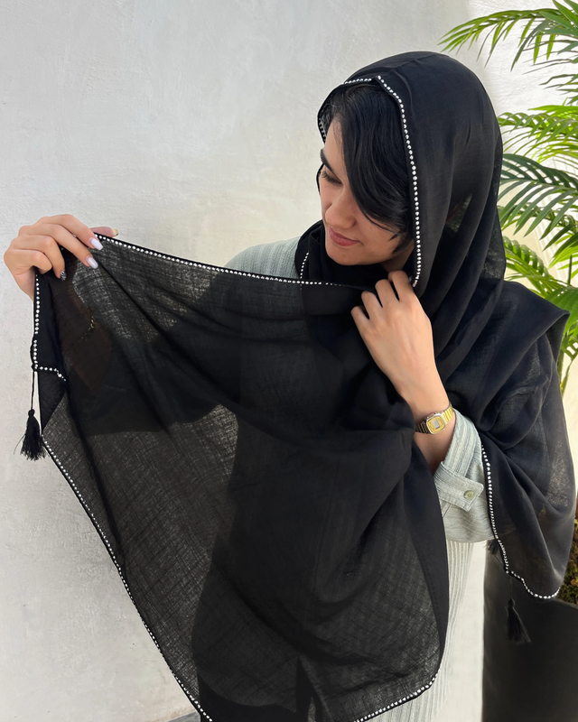 شال مشکی ، شال محرمی ، شال جدید ، شال نگین کارشده ، شال لینن مشکی اورجینال ، شال مشکی زنانه ، یگانه اسکارف ، شال مشکی جدید ، شال و روسری