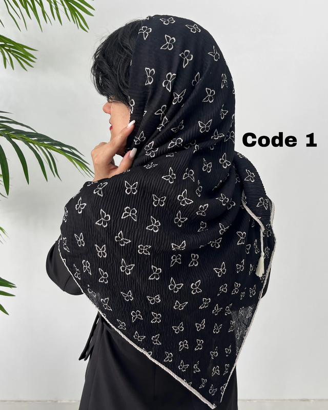 روسری پلیسه مشکی طرحدار وارداتی 4425