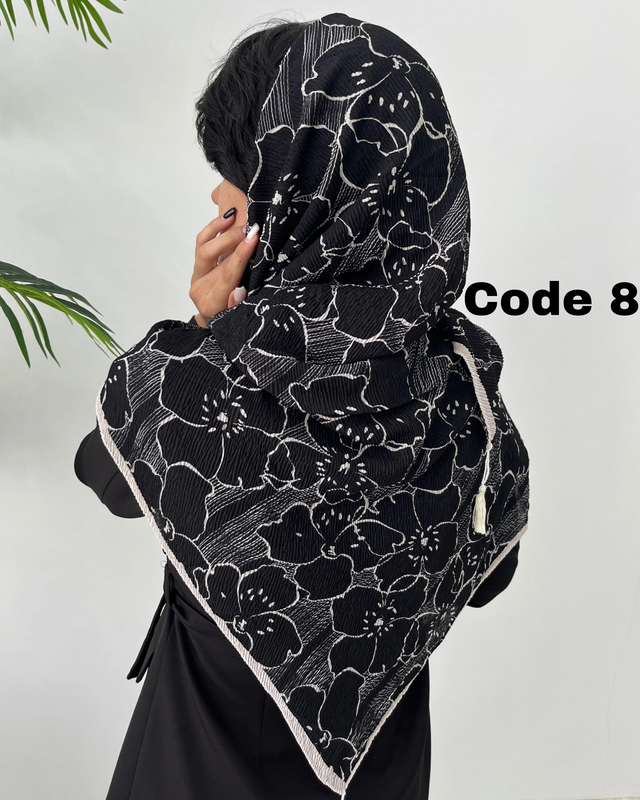 روسری پلیسه مشکی طرحدار وارداتی 4425