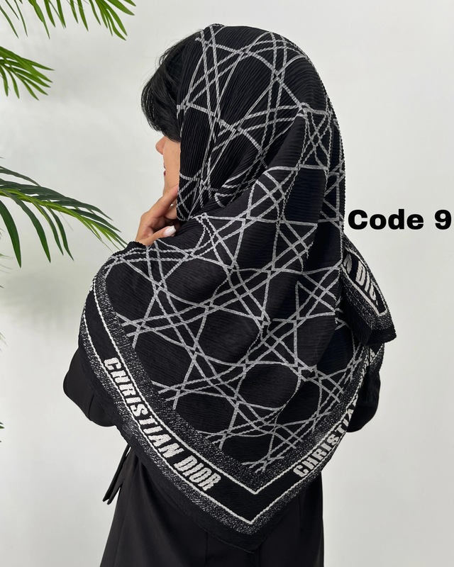 روسری پلیسه مشکی طرحدار وارداتی 4425