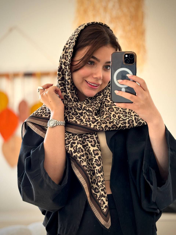 روسری نخی پلنگی دست دوز 4764