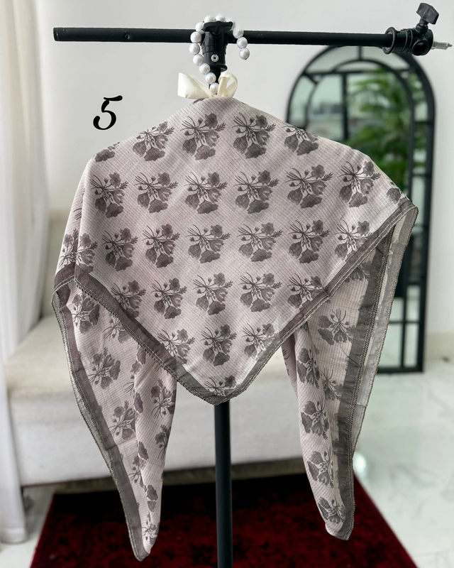 روسری نخی لمه دار گل دار 4862