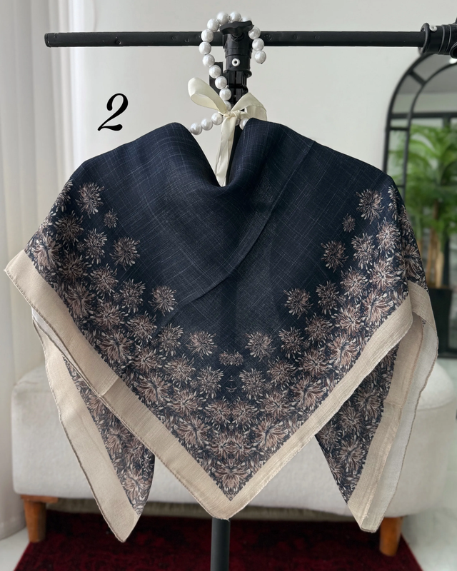 روسری نخی حاشیه گلدار 5569