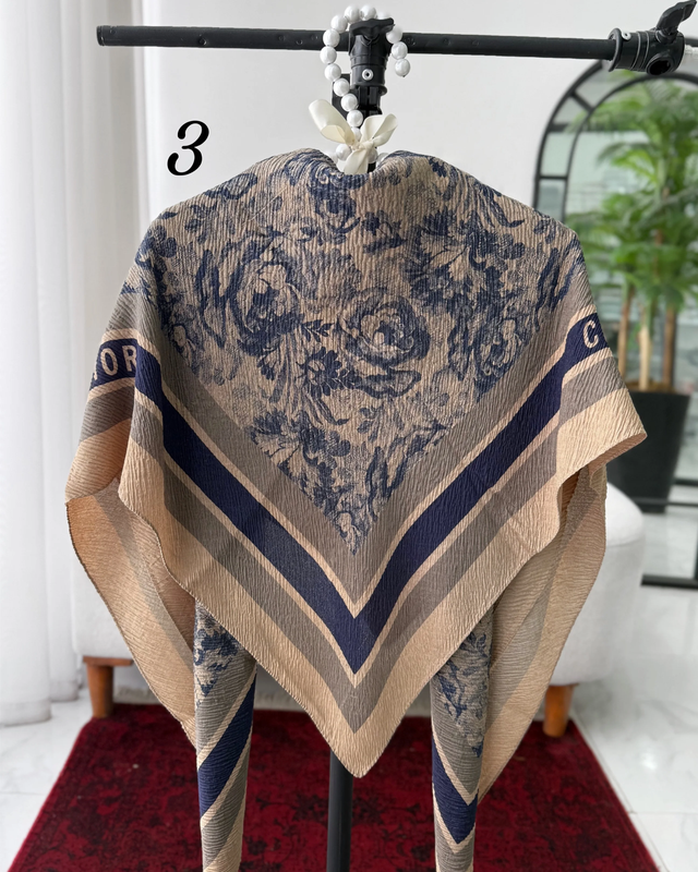 روسری پلیسه گلدار وارداتی 4768