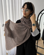 شال برشکا مشکی کرم طرحدار 5642
